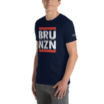 -BRUNZN- Kurzarm-Unisex-T-Shirt